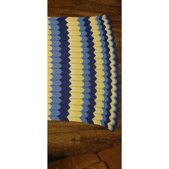 Handmade Chevron Crochet Afghan Blanket Blue Cream 45" X 70" - Picture 7 of 7